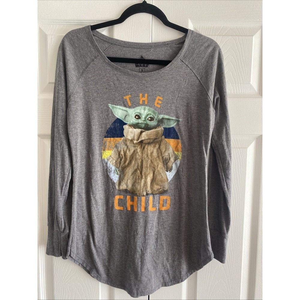 Disney Parks Star Wars Womens Small Gray Mandalorian The Child Graphic Tee Long